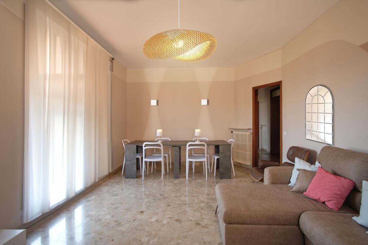 Villa 70 Peschiera del Garda Luaran gambar