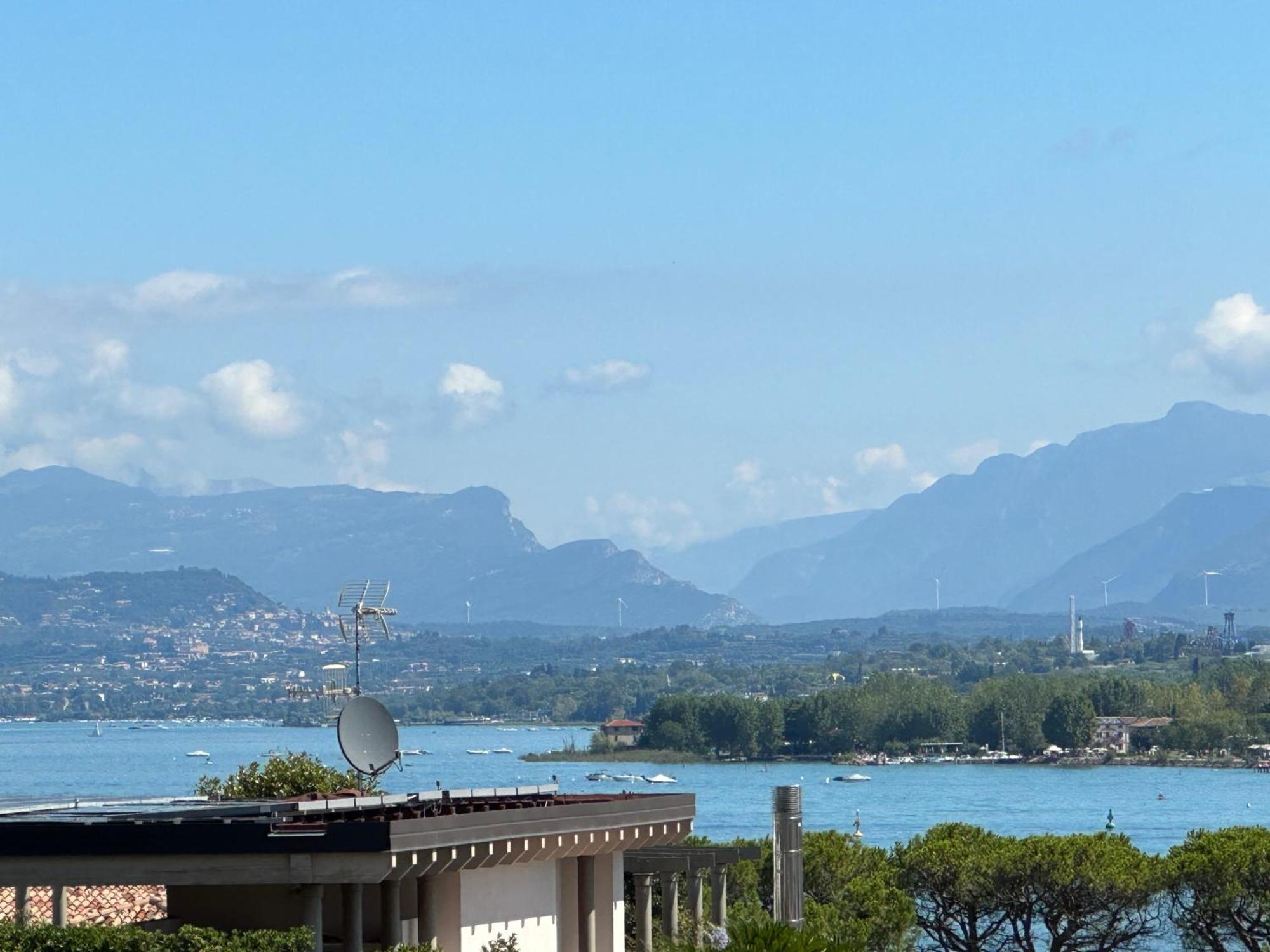Villa 70 Peschiera del Garda Luaran gambar