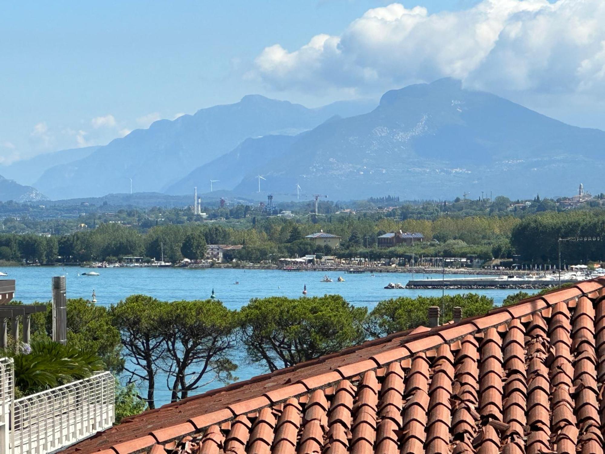 Villa 70 Peschiera del Garda Luaran gambar